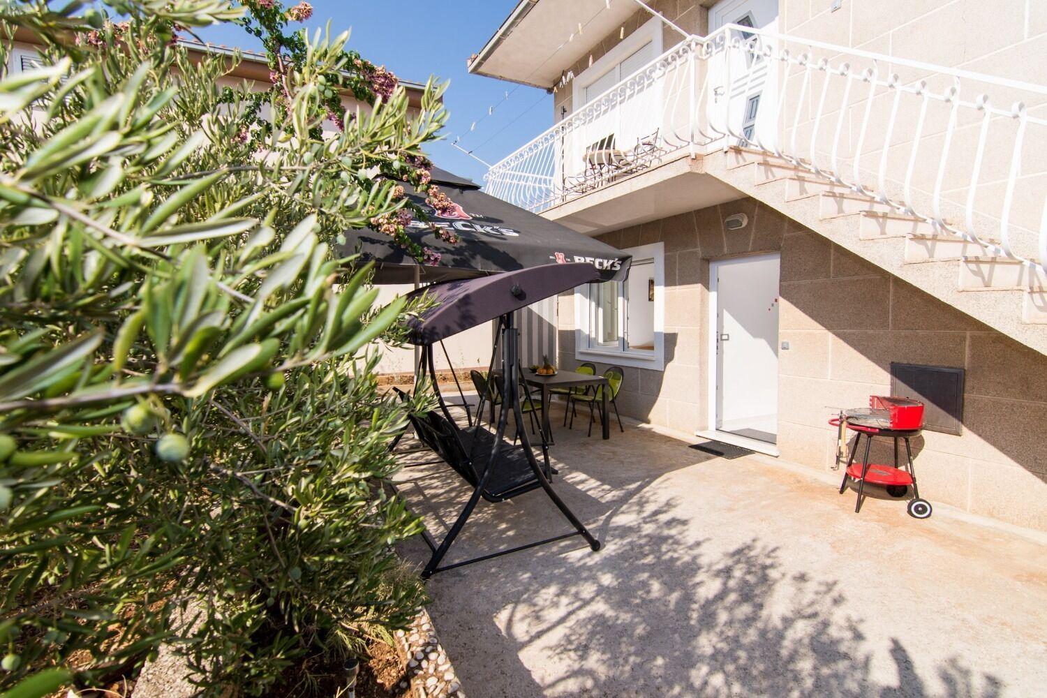 Apartments Ivica - Garden Terrace Slatine Luaran gambar